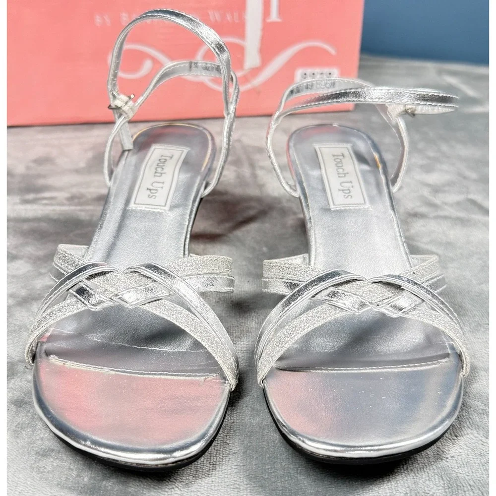 Touch Ups Melanie Womens 7 Silver Strappy Kitten Heel Sandals